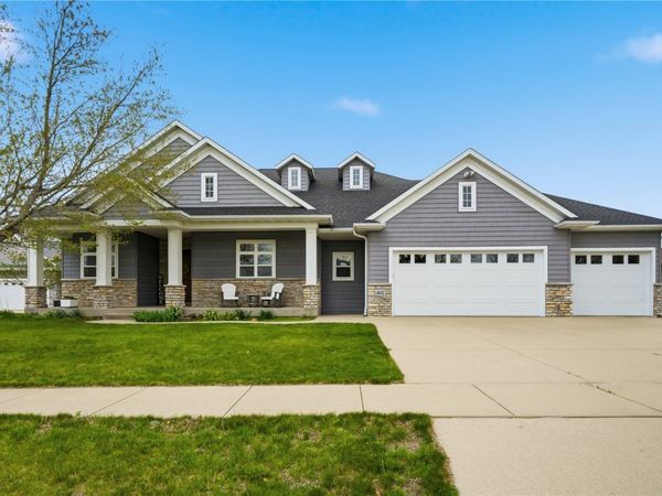 4032 Windfall Drive NW, Cedar Rapids, IA 52405