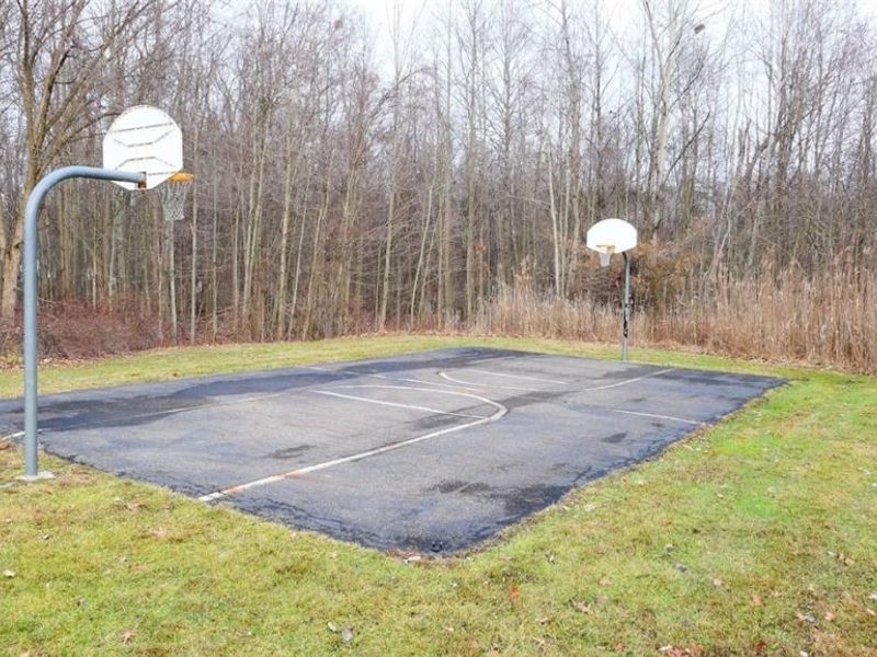 8140 Southwood Drive, Garrettsville, OH 44231 Photo 13
