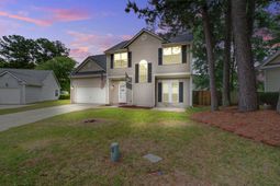 104 Seavington Court photo 4
