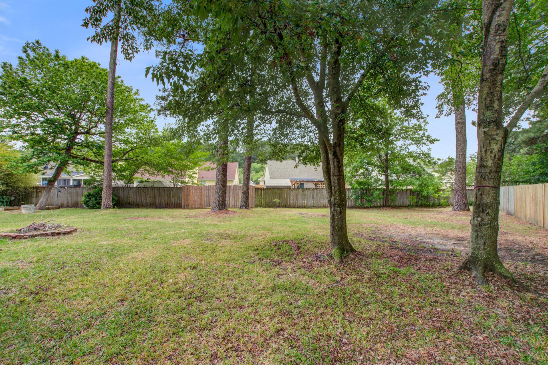 104 Seavington Court Photo 35