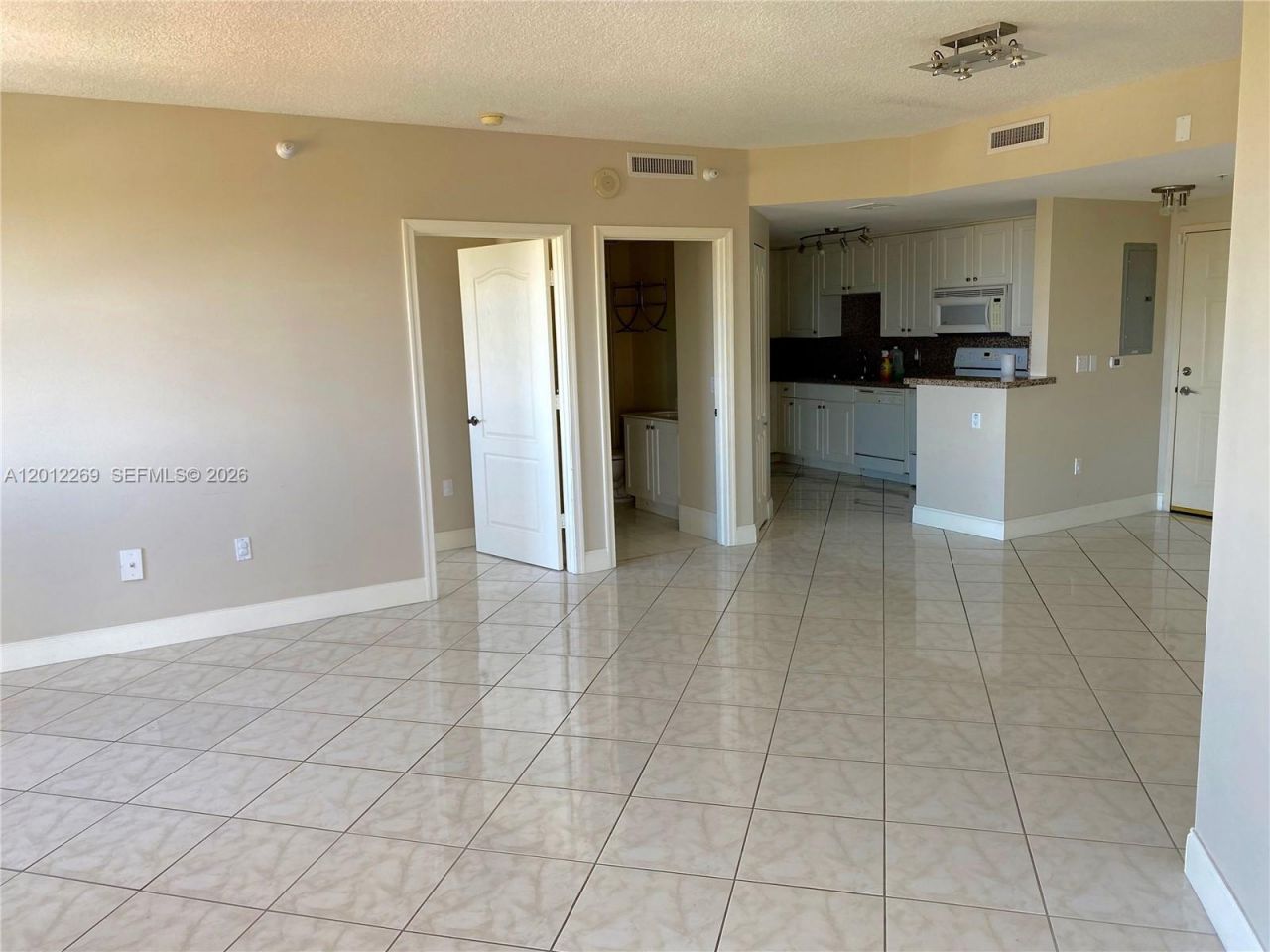 1627 SW 37th Ave , Unit 804, Miami, FL 33145 Photo