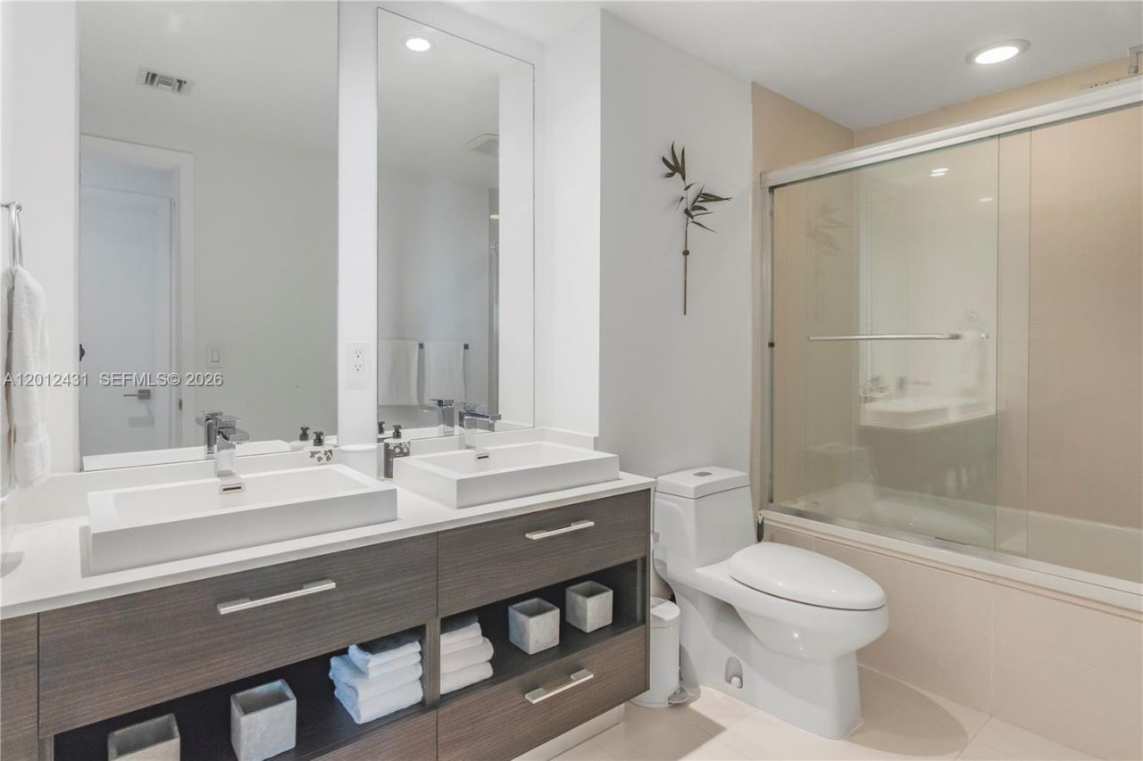 55 SW 9th St , Unit 3402, Miami, FL 33130 Photo