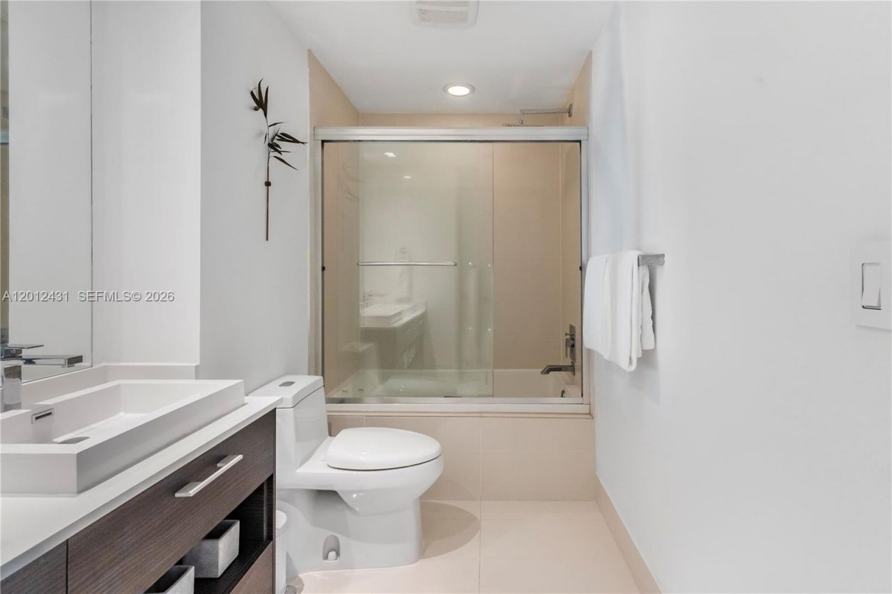 55 SW 9th St , Unit 3402, Miami, FL 33130 Photo
