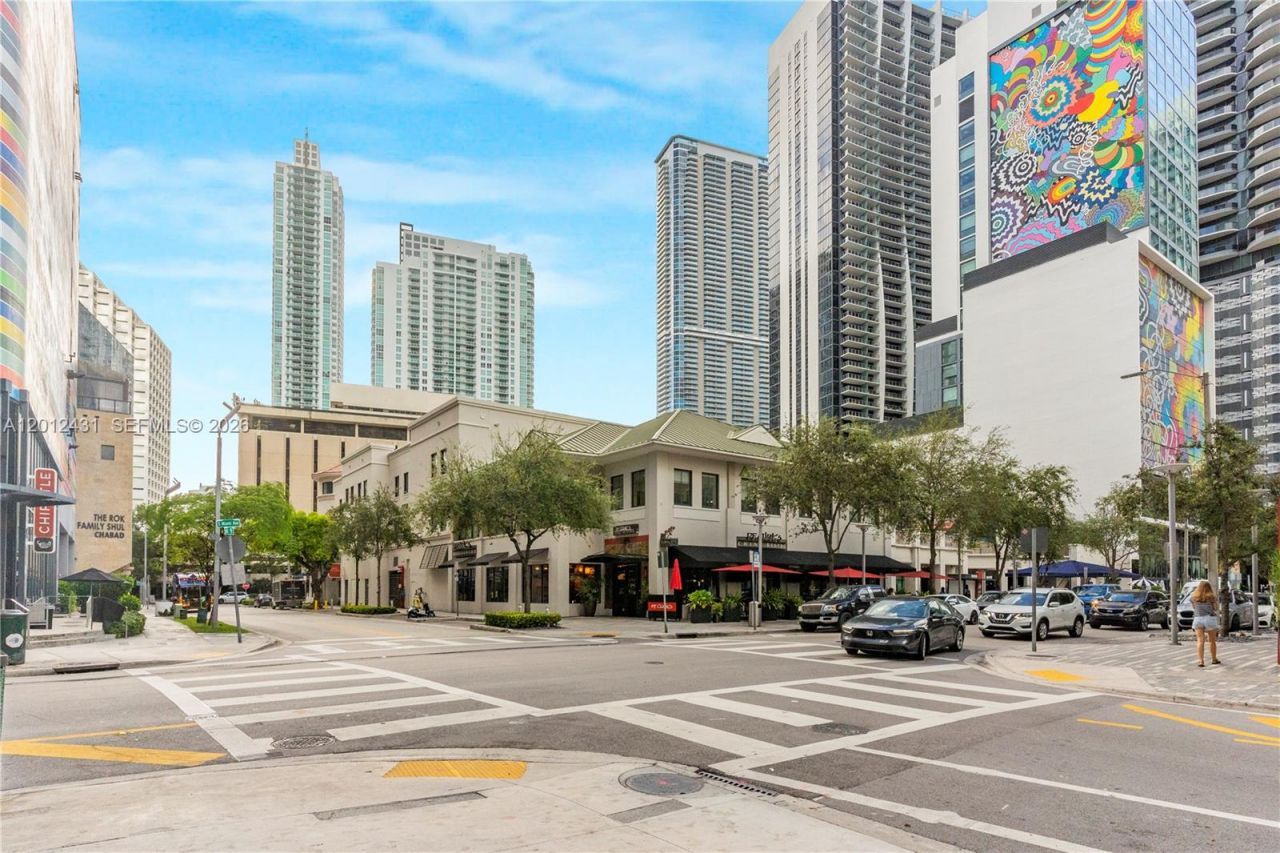 55 SW 9th St , Unit 3402, Miami, FL 33130 Photo