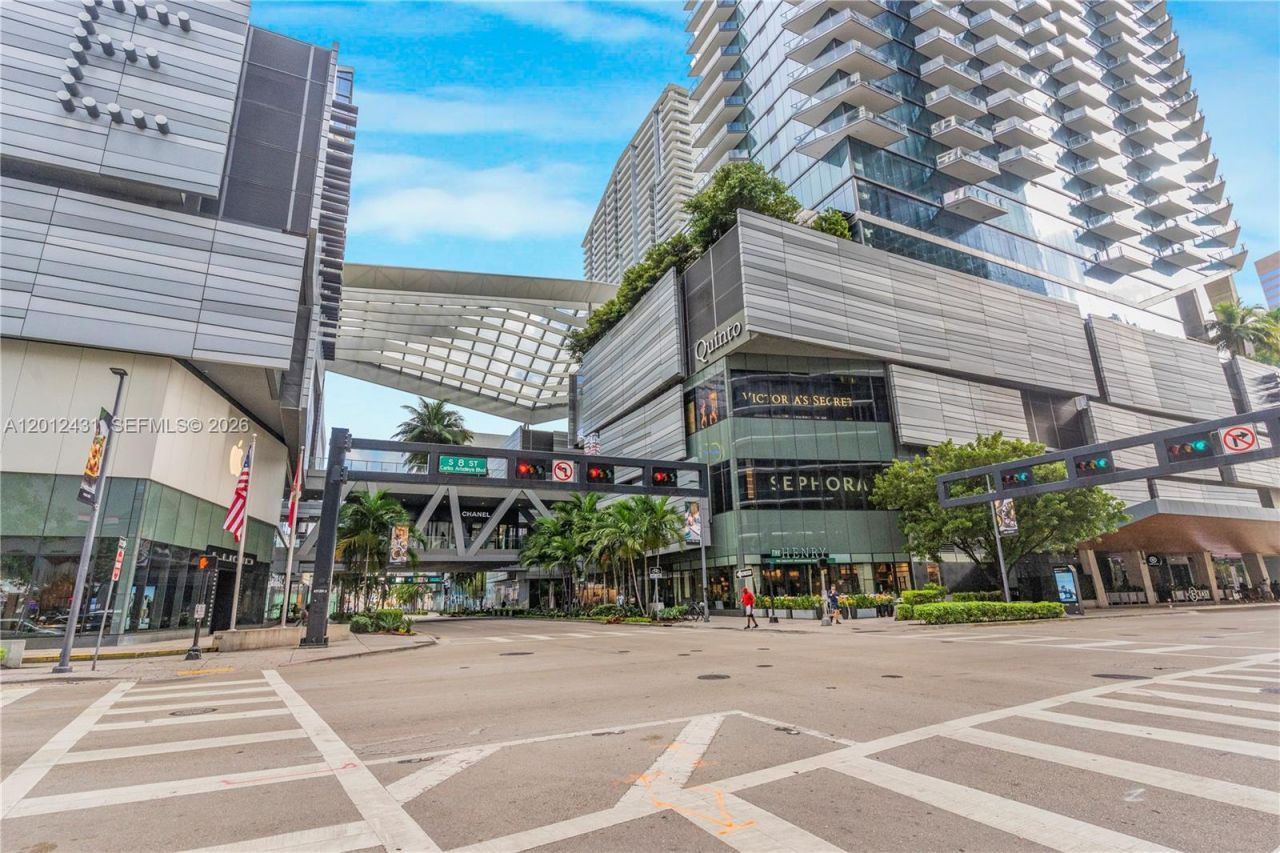 55 SW 9th St , Unit 3402, Miami, FL 33130 Photo