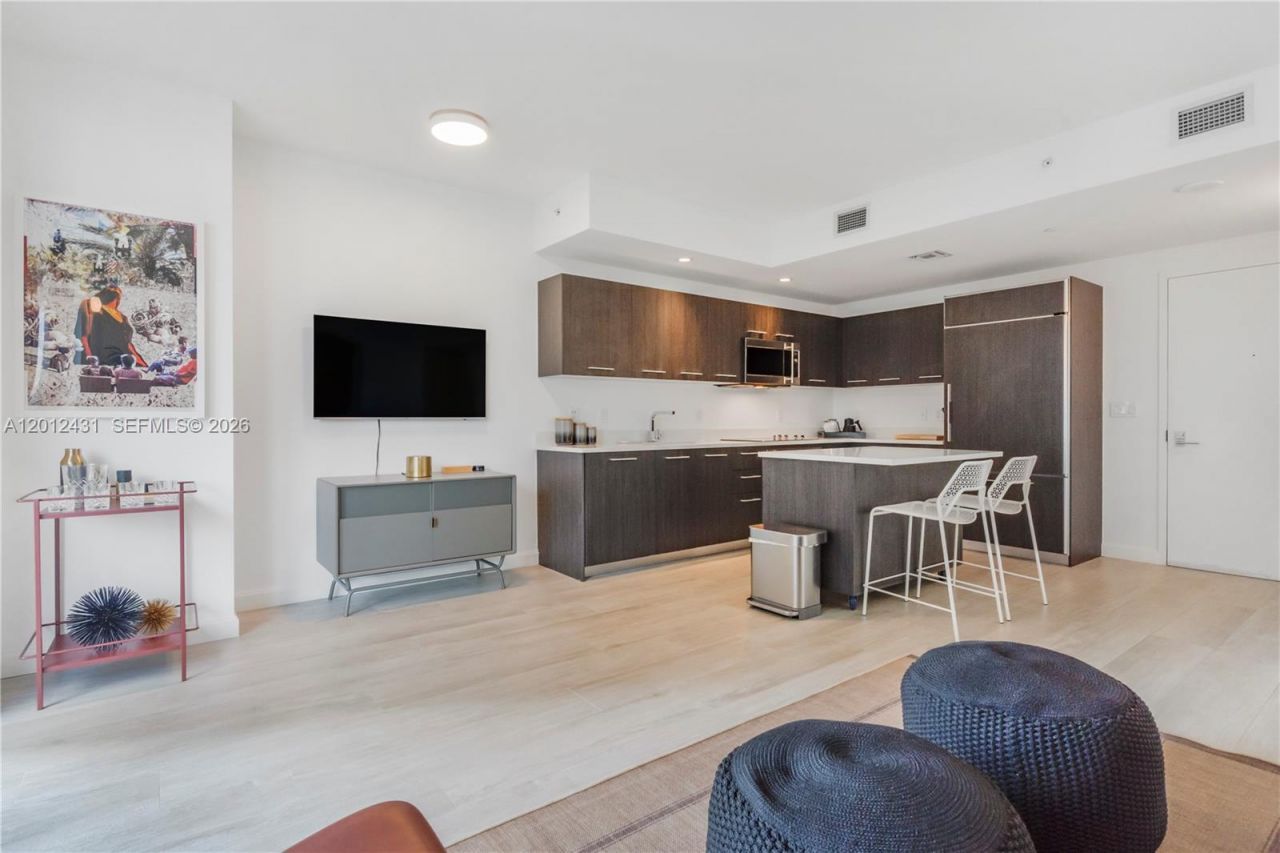 55 SW 9th St , Unit 3402, Miami, FL 33130 Photo