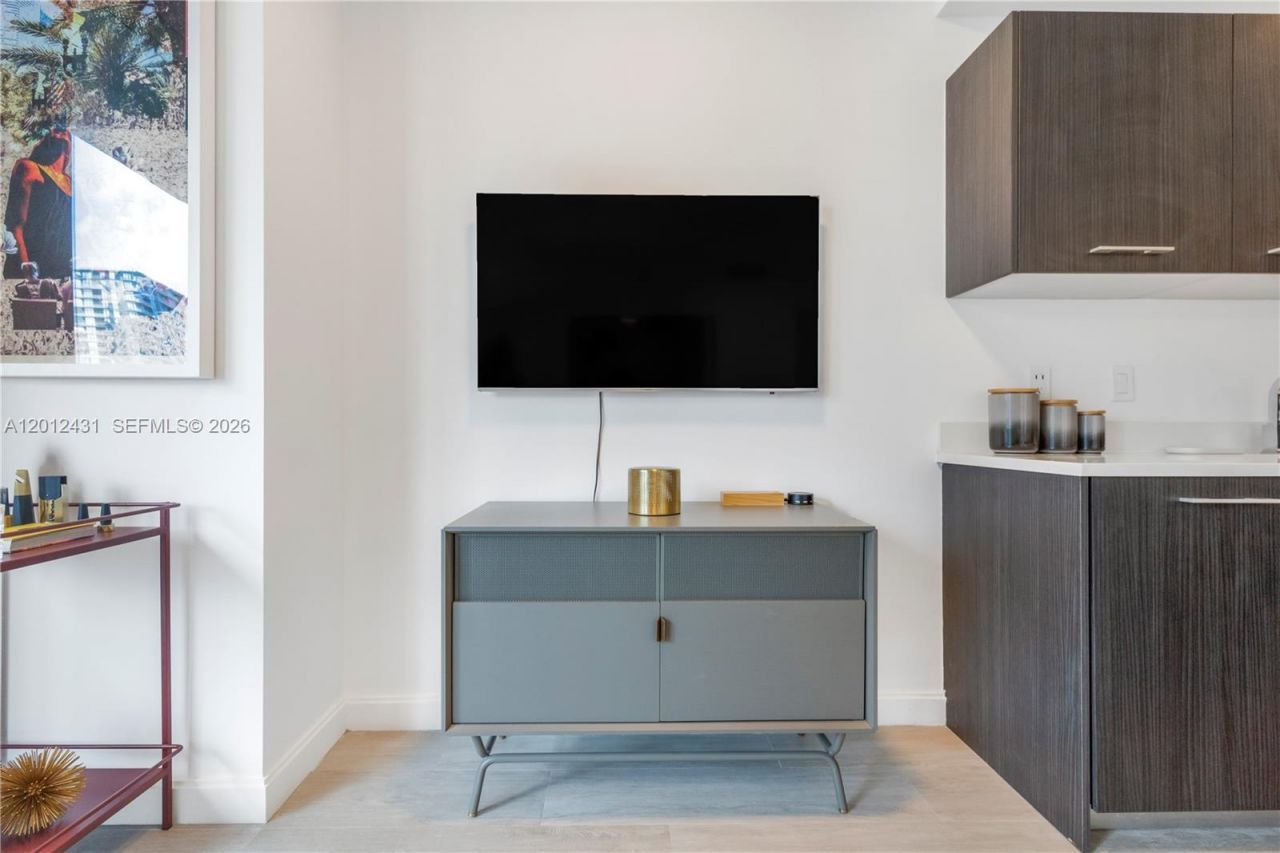 55 SW 9th St , Unit 3402, Miami, FL 33130 Photo