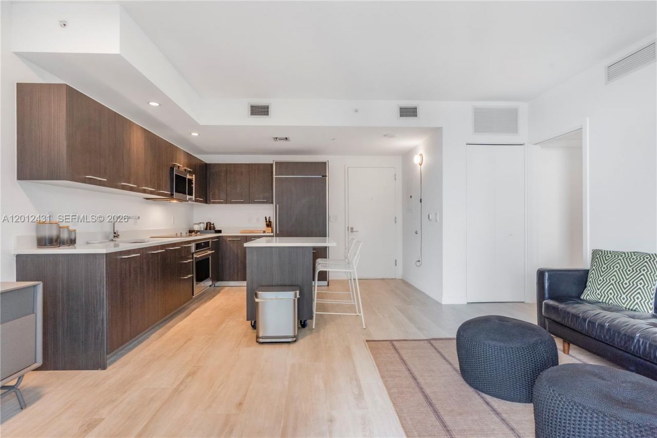 55 SW 9th St , Unit 3402, Miami, FL 33130 Photo