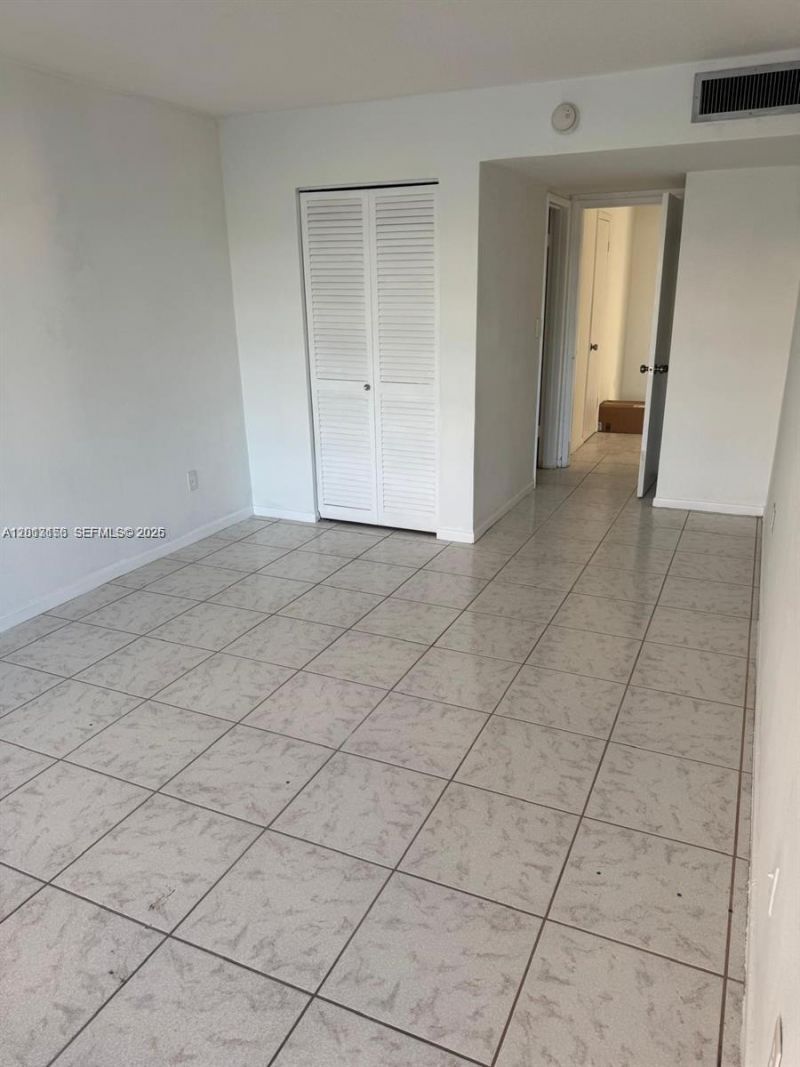 1304 NE 191st St, Unit A329, Miami, FL 33179 Photo
