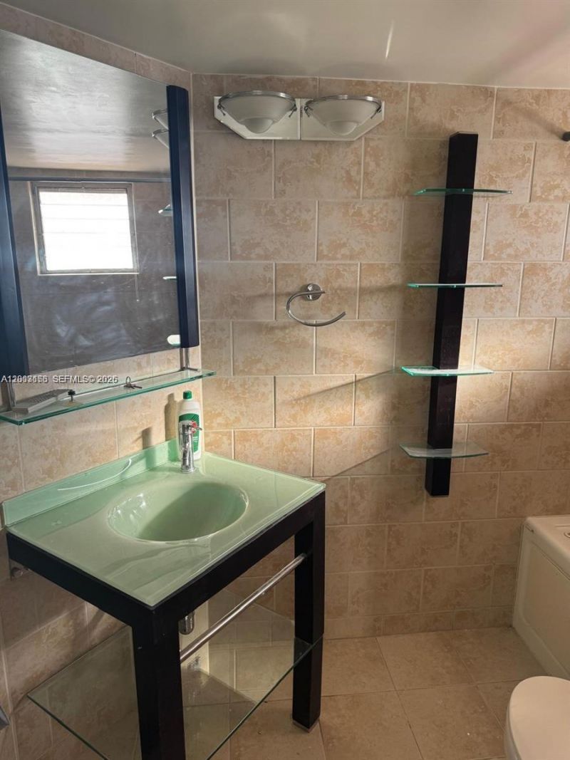 1304 NE 191st St, Unit A329, Miami, FL 33179 Photo