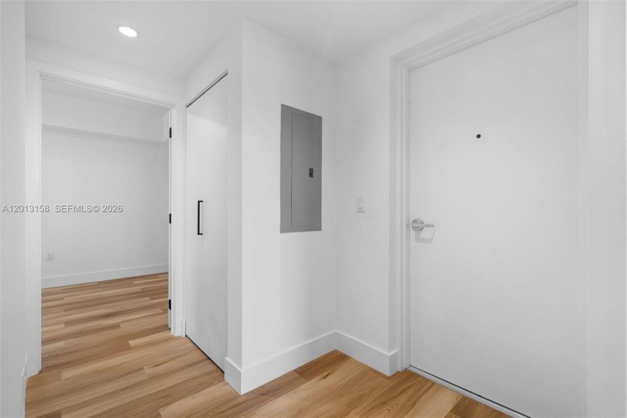 650 SW 1st St , Unit 306, Miami, FL 33130 Photo