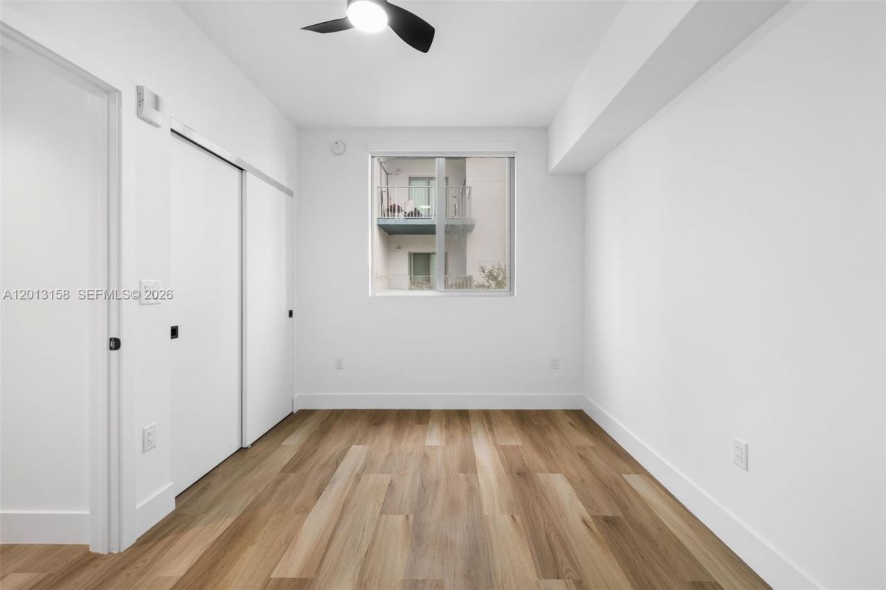 650 SW 1st St , Unit 306, Miami, FL 33130 Photo