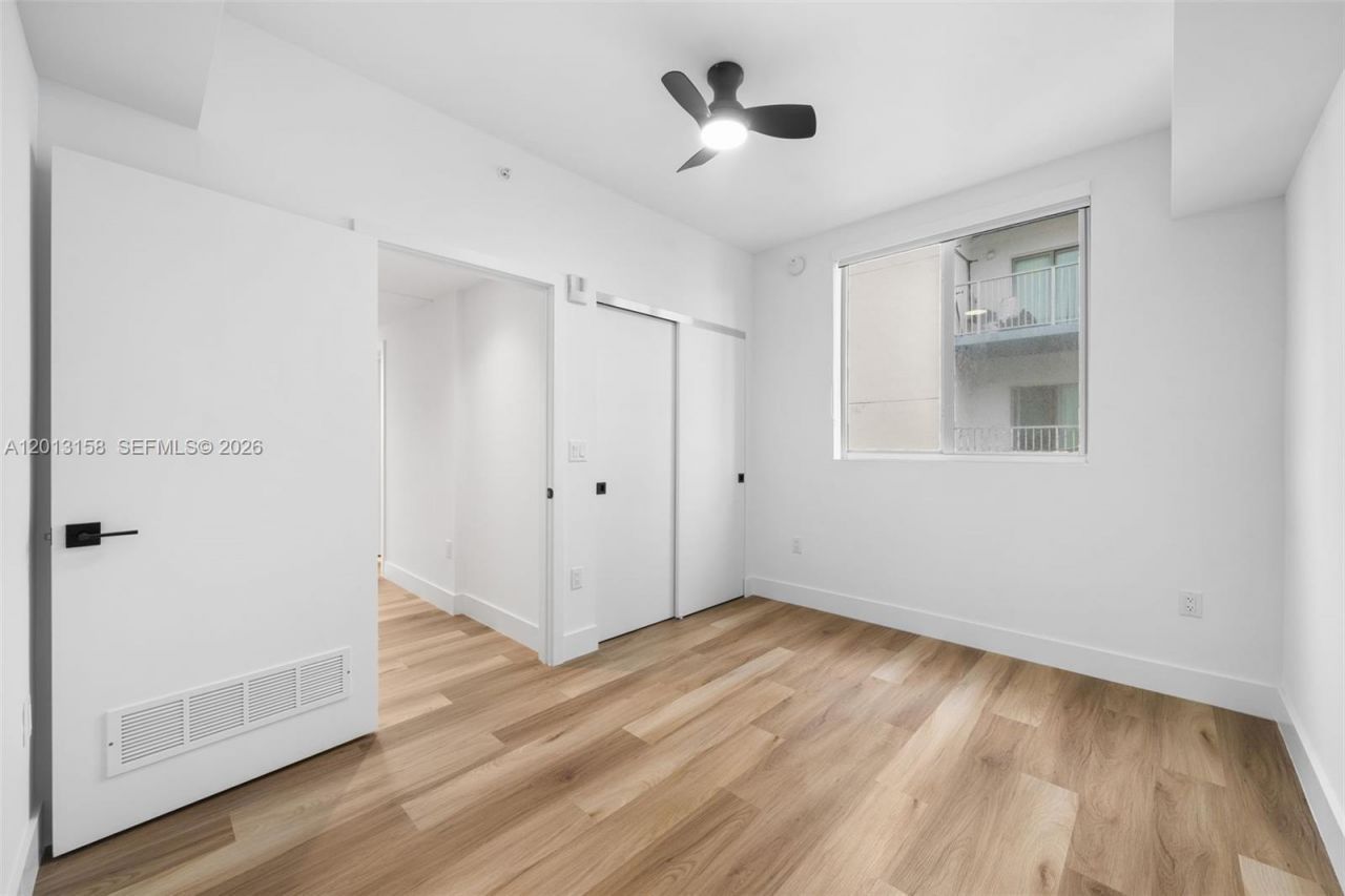 650 SW 1st St , Unit 306, Miami, FL 33130 Photo