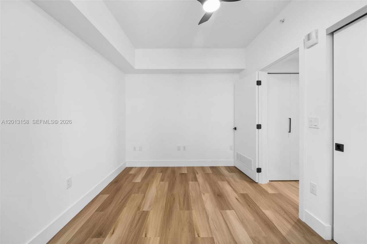 650 SW 1st St , Unit 306, Miami, FL 33130 Photo