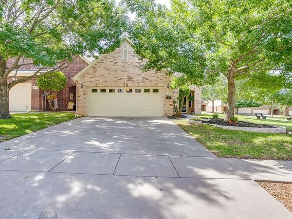 205 Greathouse Village , Decatur, TX 76234
