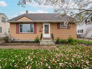 15 Harris Court , Buffalo, NY 14225