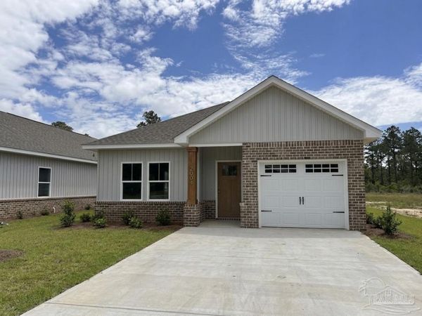 2940 N 17th Ave, Milton, FL 32583