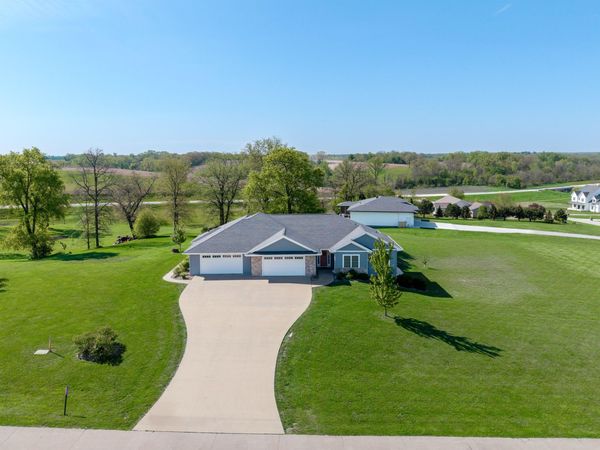 1062 OAK VIEW, Tipton, IA 52772