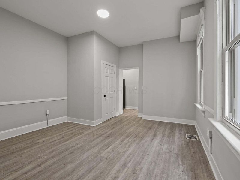 358-360 E Markison Avenue, Columbus, OH 43207 Photo 9