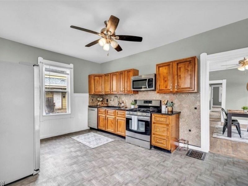 3062 W 51st Street, Cleveland, OH 44102 Photo 7