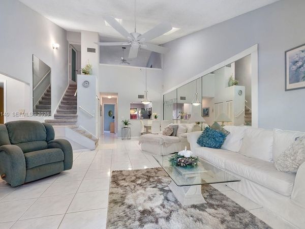 462 SE 14th St, Dania Beach, FL 33004