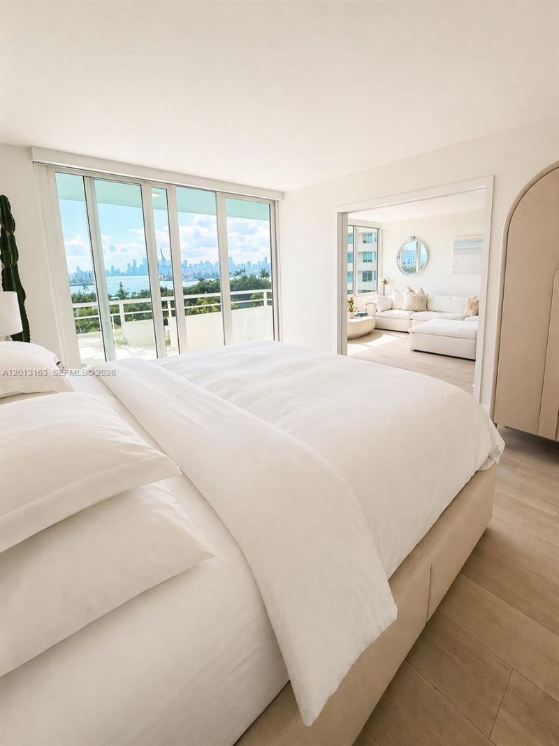 400 S Pointe Dr , Unit 707, Miami Beach, FL 33139 Photo