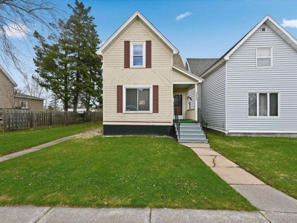 5820 John Avenue , Superior, WI 54880