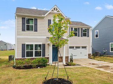 1476 Burgundy Bluff Lane, Zebulon, NC 27597