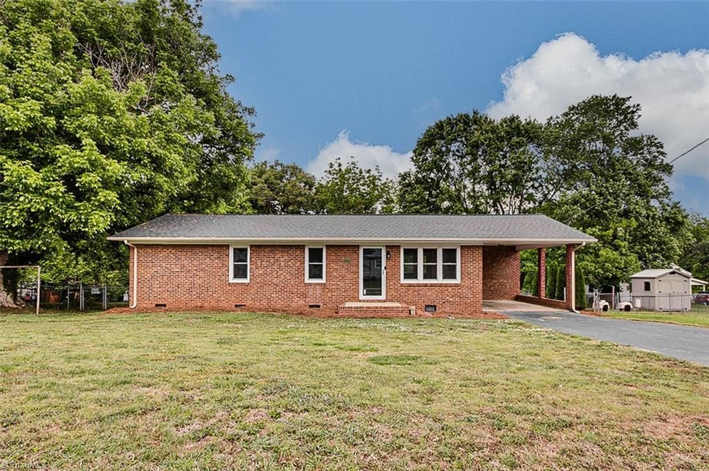 207 E Academy Street, Randleman, NC 27317 Main Photo