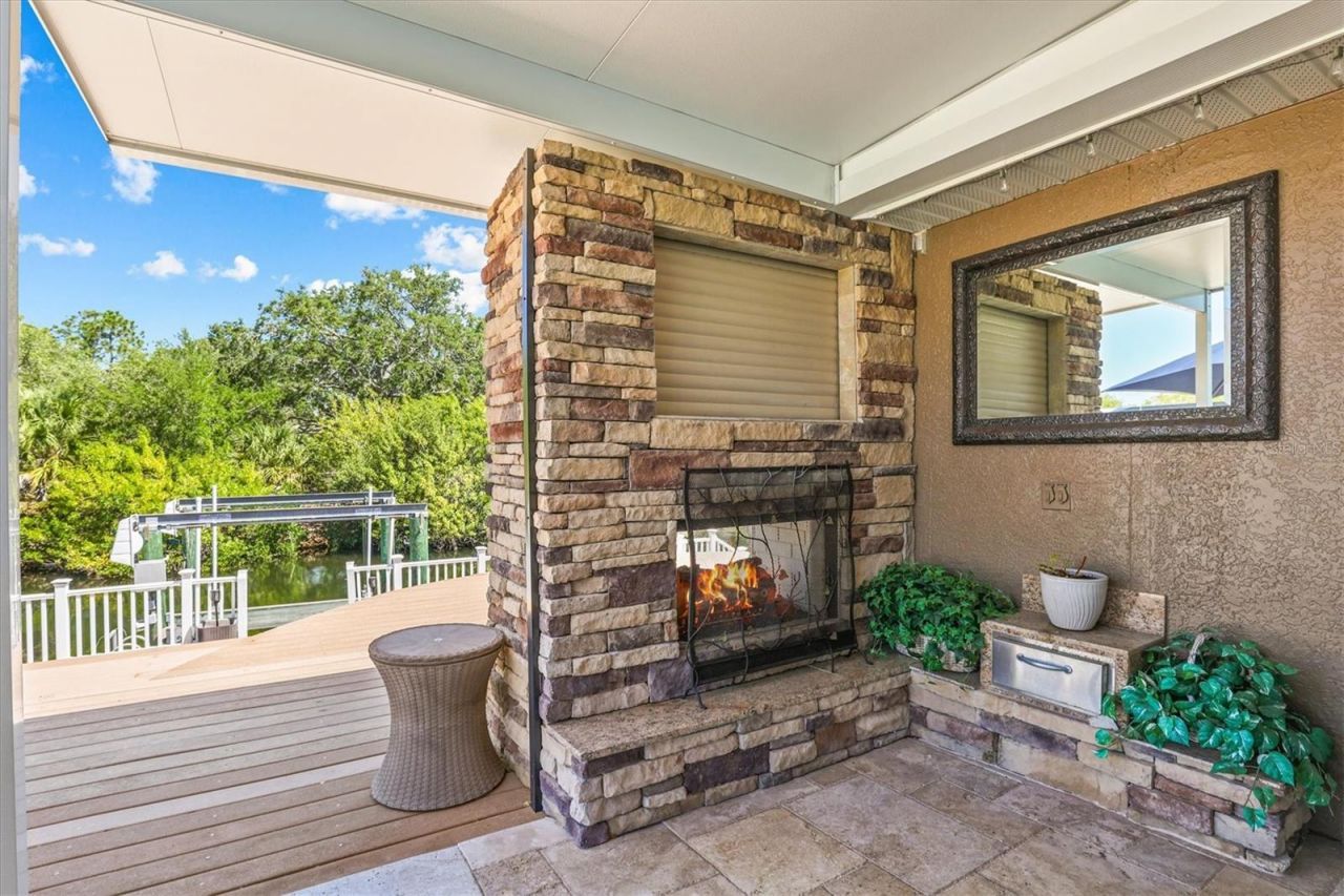 1114 Marina Drive, Tarpon Springs, FL 34689 Photo