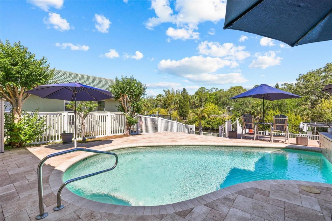 1114 Marina Drive, Tarpon Springs, FL 34689 Photo