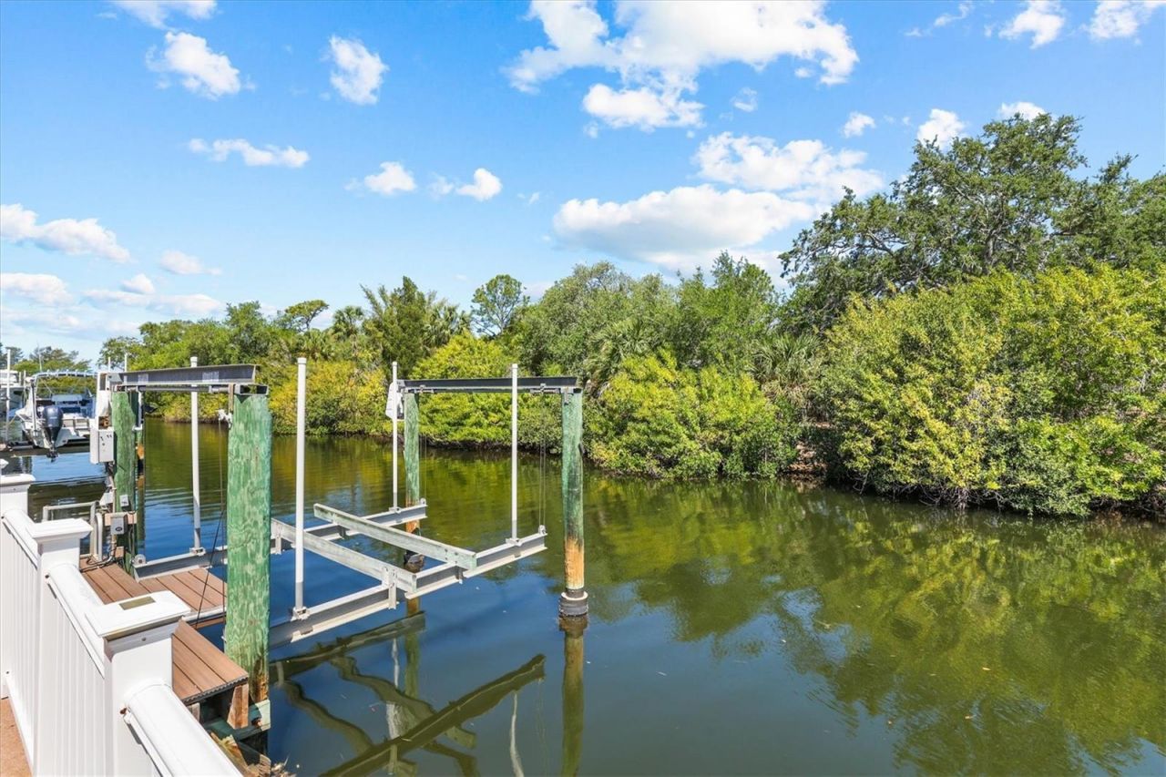 1114 Marina Drive, Tarpon Springs, FL 34689 Photo