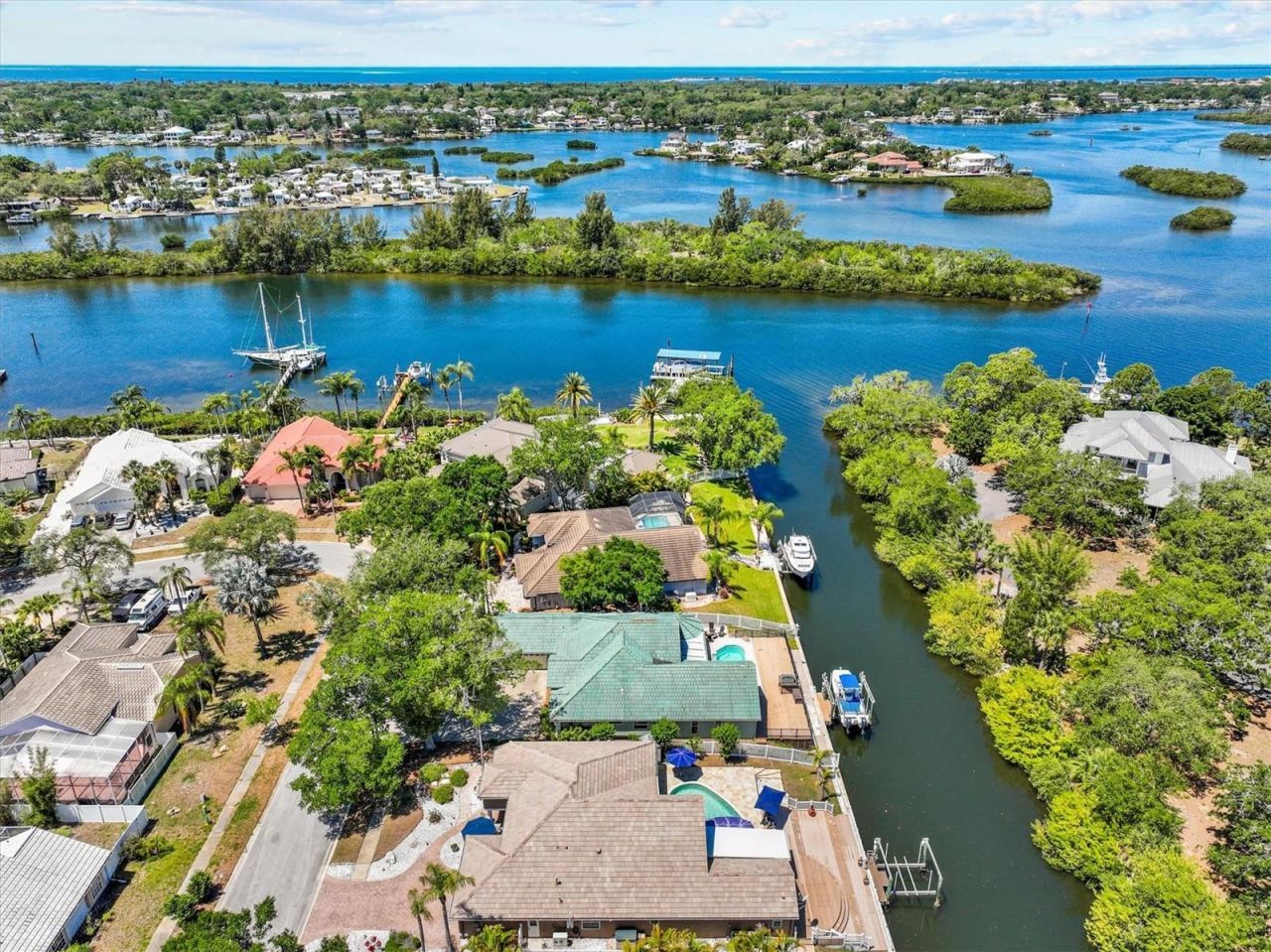 1114 Marina Drive, Tarpon Springs, FL 34689 Photo