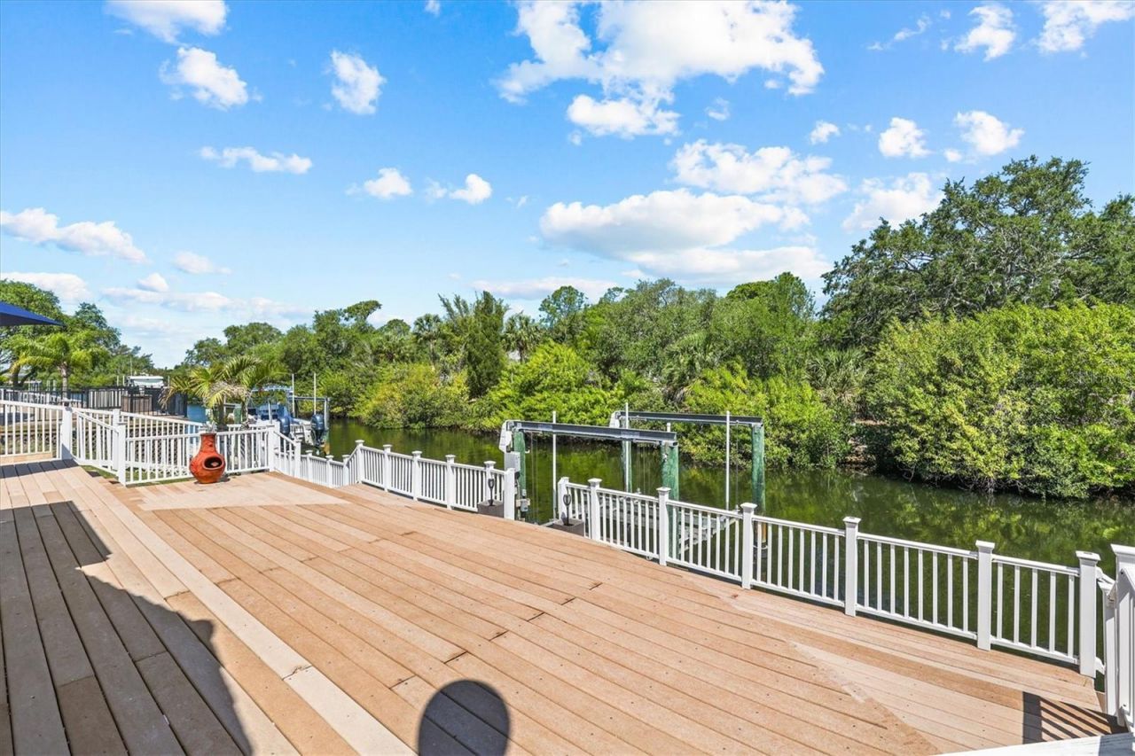 1114 Marina Drive, Tarpon Springs, FL 34689 Photo