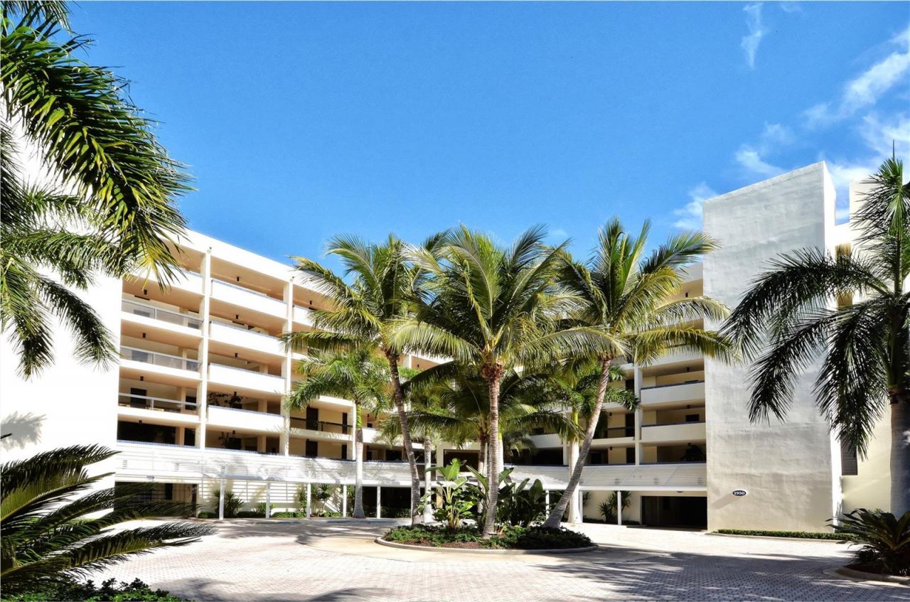 1930 Harbourside Drive, Unit 122, Longboat Key, FL 34228 Photo