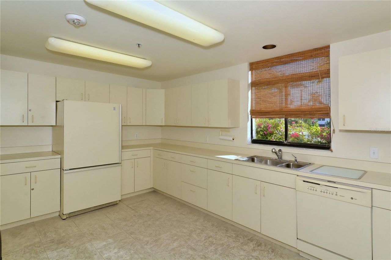 1930 Harbourside Drive, Unit 122, Longboat Key, FL 34228 Photo