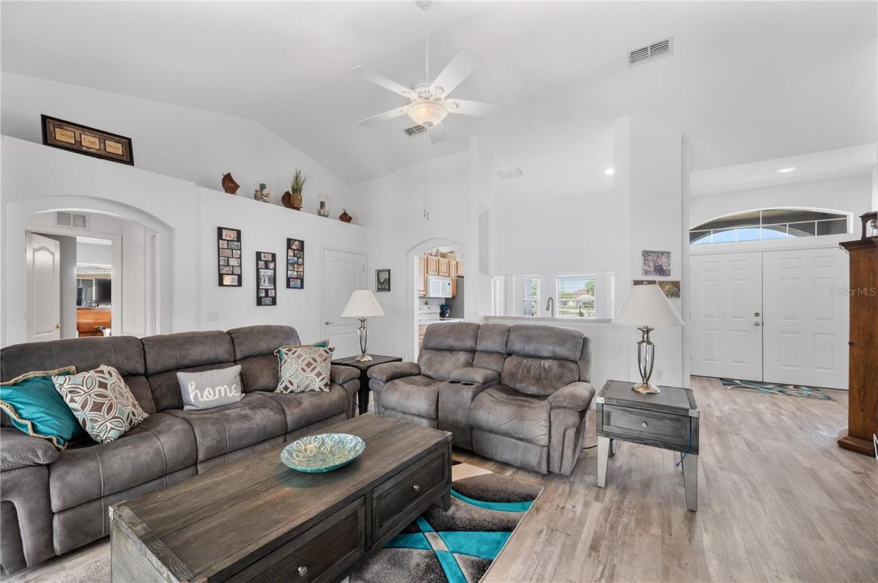 217 Oak Crossing Boulevard, Auburndale, FL 33823 Photo