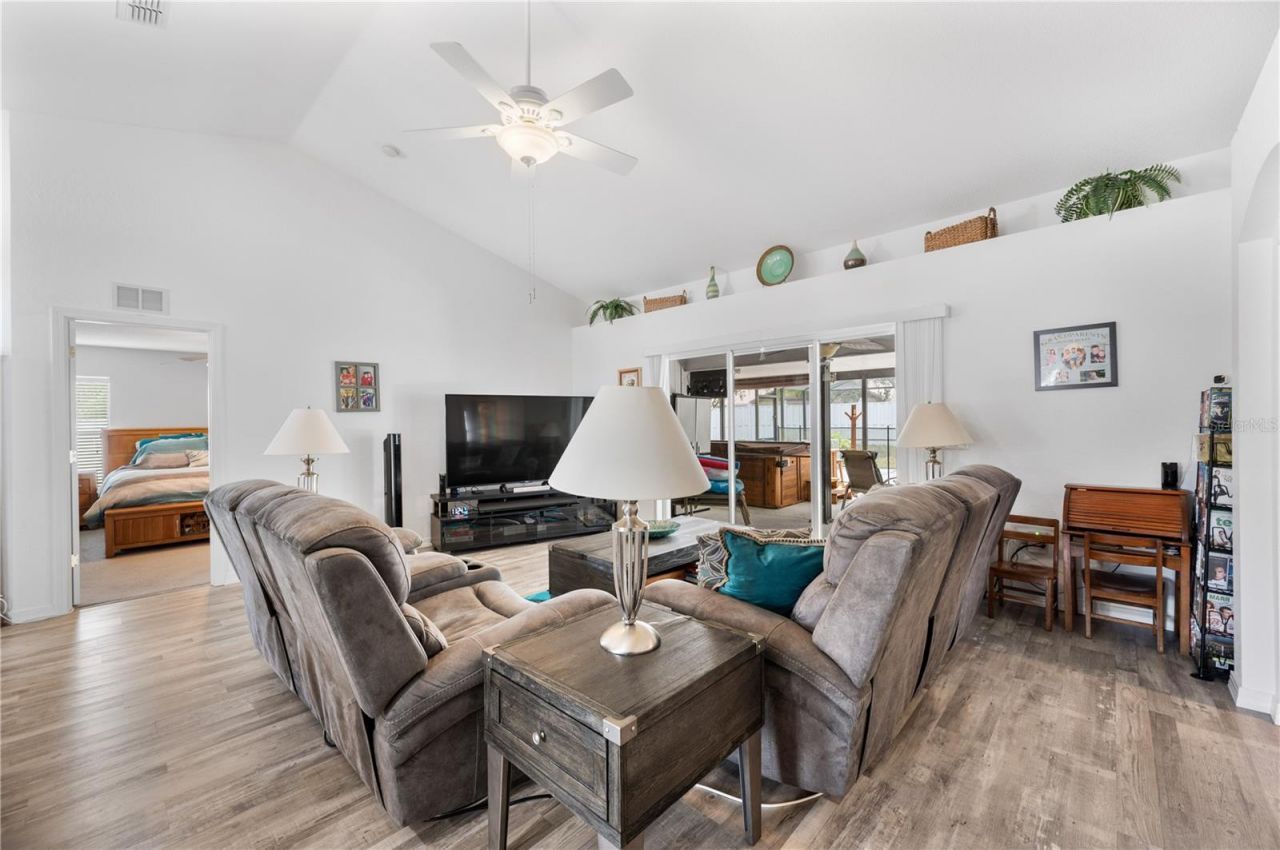 217 Oak Crossing Boulevard, Auburndale, FL 33823 Photo