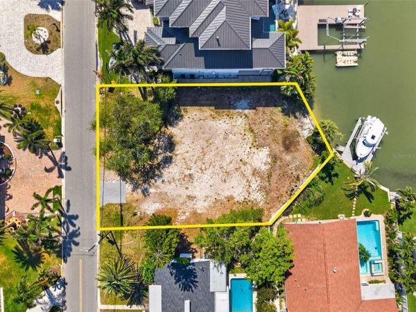 909 OAKWOOD DRIVE , LARGO, FL 33770