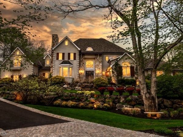 9 Pennbrook Ct, Montville, NJ 07045
