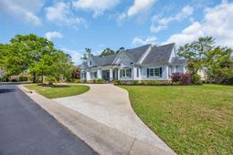 181 Highwood Circle photo 4