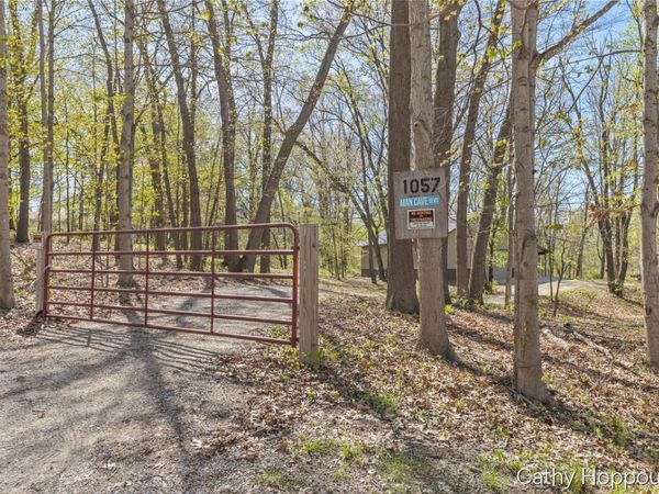 1057 W Tuttle Road, Ionia, MI 48846