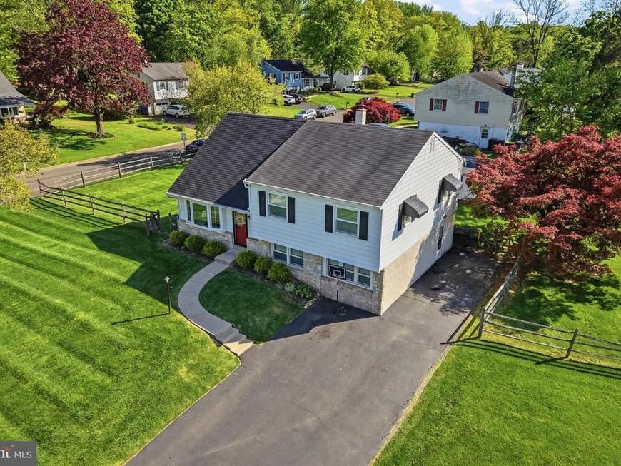 122 Dolly Lane, Chalfont, PA 18914 Main Photo