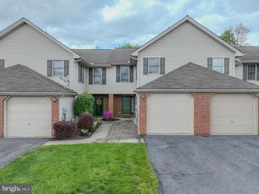 886 WOODRIDGE DRIVE, MIDDLETOWN, PA 17057