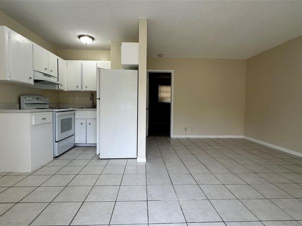717 SE 16th Street, Unit 2, Fort Lauderdale, FL 33316