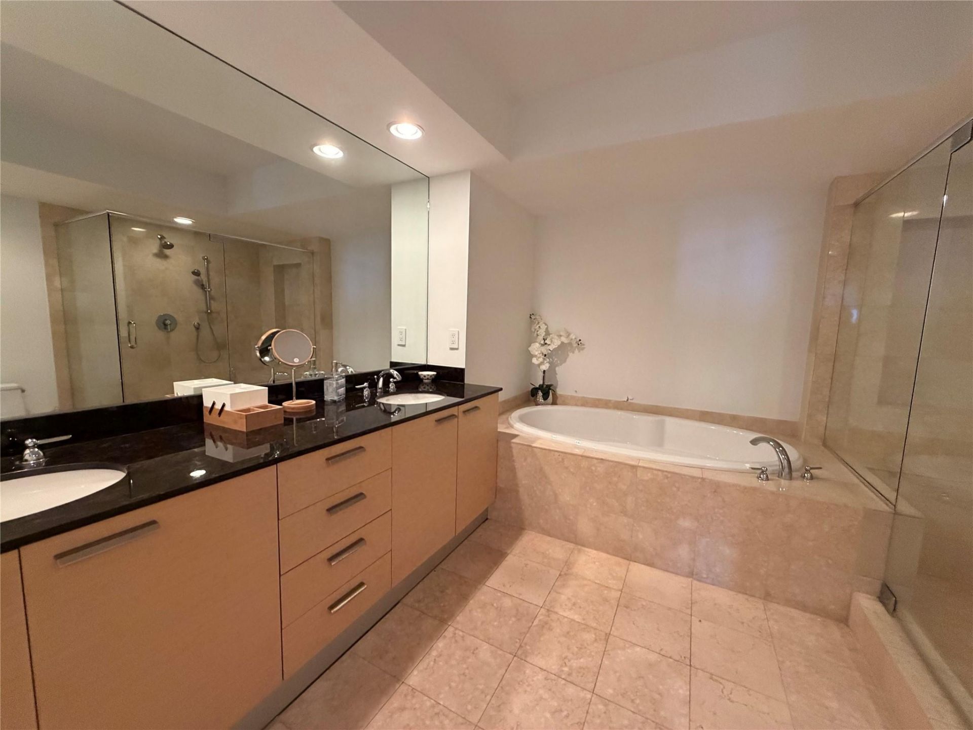 1850 S Ocean Drive, Unit 4202, Hallandale Beach, FL 33009 Photo