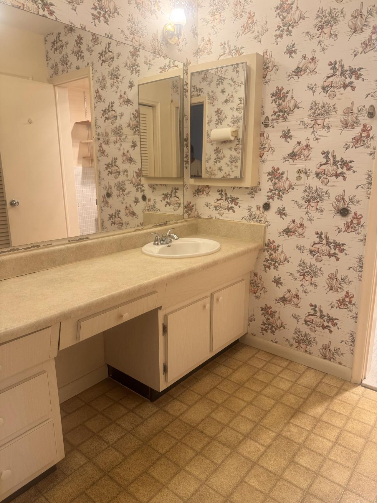 2381 Sunset Avenue, Unit 117, Lake Worth Beach, FL 33461 Photo