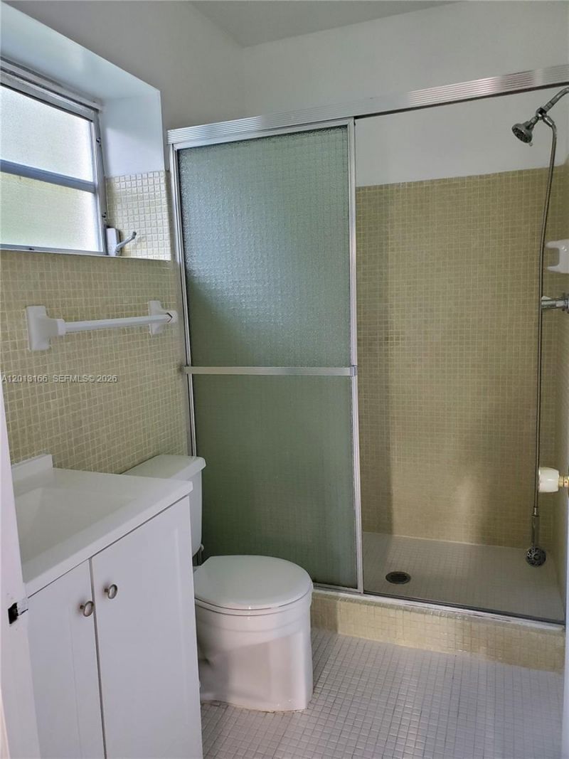 1450 Atlantic Shores Blvd, Unit 101, Hallandale Beach, FL 33009 Photo