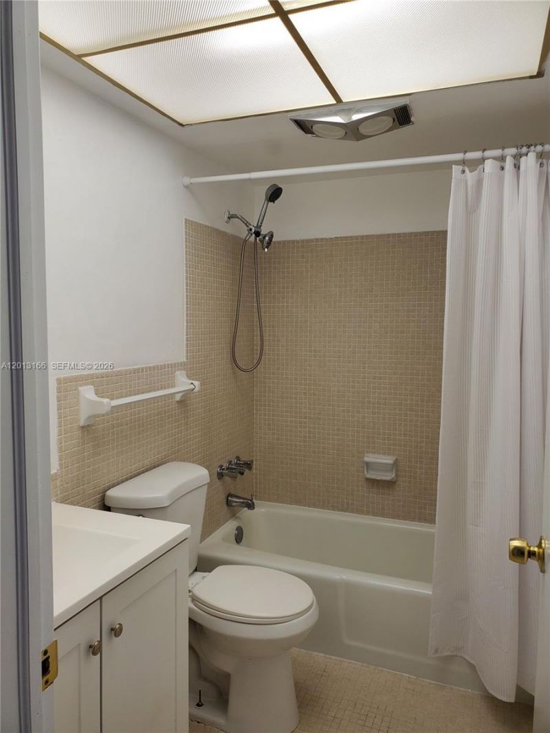 1450 Atlantic Shores Blvd, Unit 101, Hallandale Beach, FL 33009 Photo