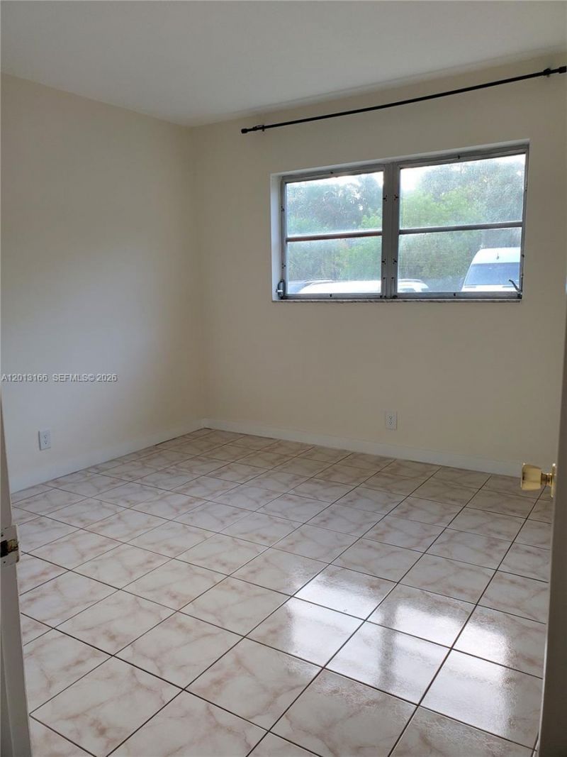 1450 Atlantic Shores Blvd, Unit 101, Hallandale Beach, FL 33009 Photo